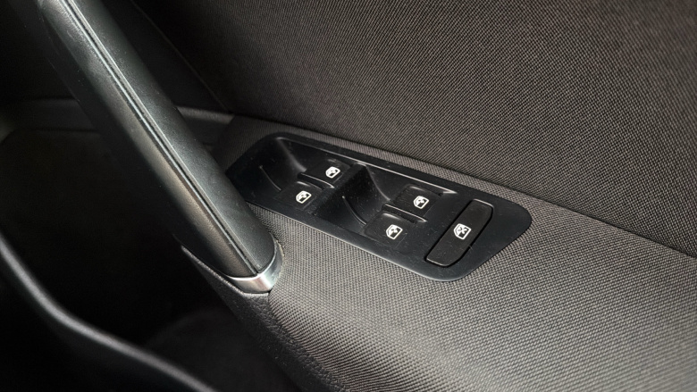 Volkswagen Golf 1.6 TDI SE [Nav] 5dr Diesel Hatchback